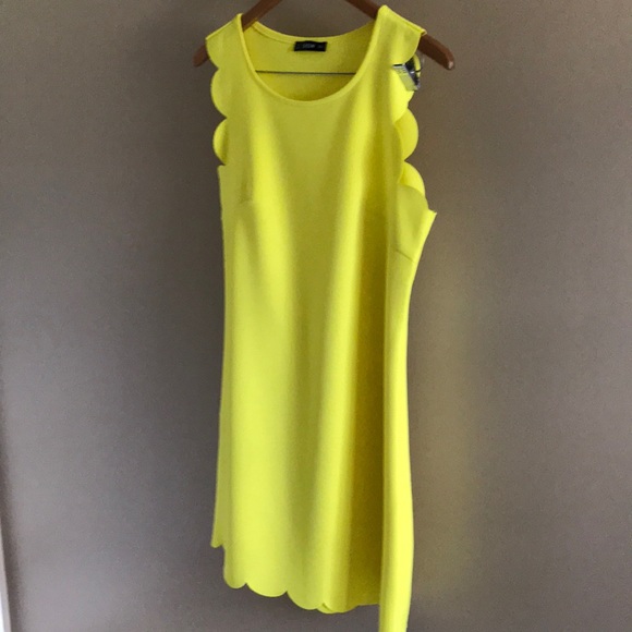 Shein Scallop Dress - Picture 2 of 3